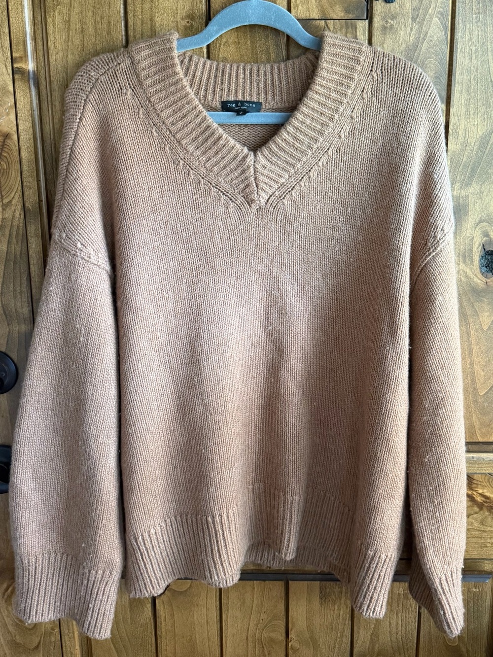 Women’s rag and bone V-Neck Knit Sweater - Taupe
Soft wool 
Retails $278